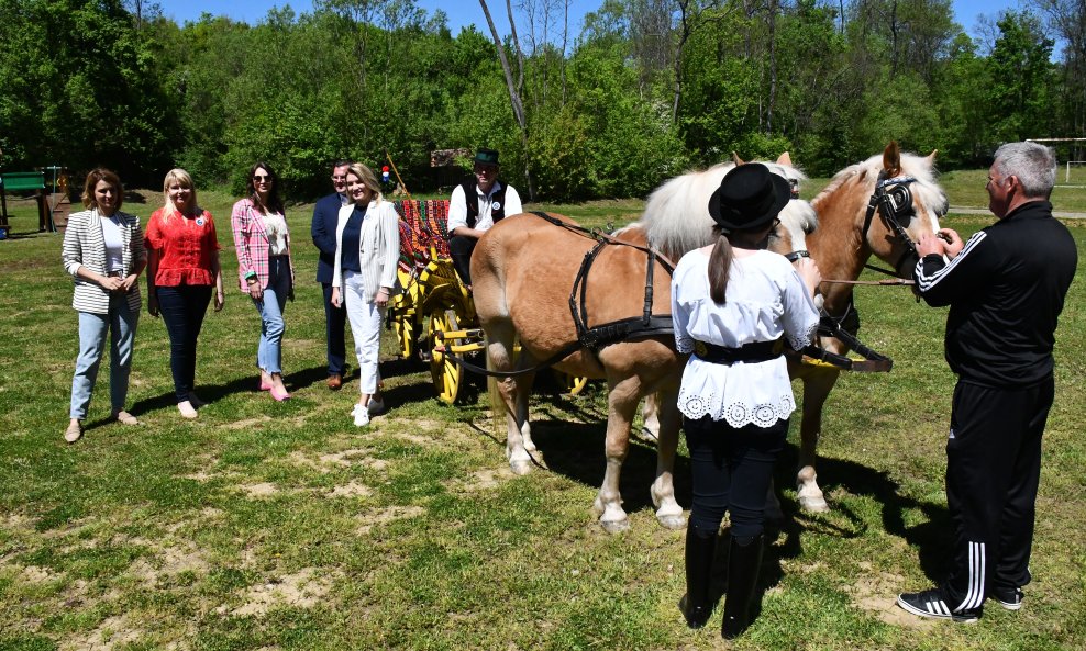 Predstavljajnje kampanje 'Doživi domaće - istraži ruralnu Hrvatsku' iz 2021. godine u Slavonskom Brodu