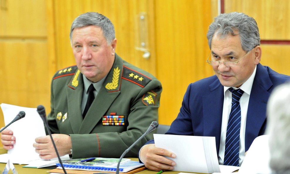 Vladimir Čirkin (lijevo) i bivši ministar obrane, sadašnji tajnik Ruskog sigrnosnog savjeta Sergej Šojgu
