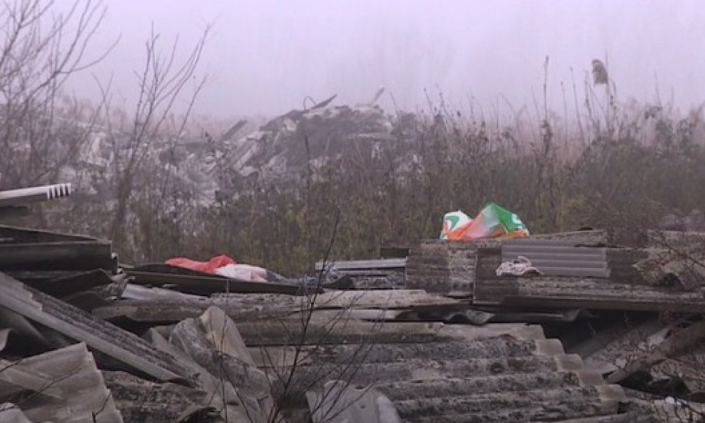 Divlje odlagalište u Lončarevu