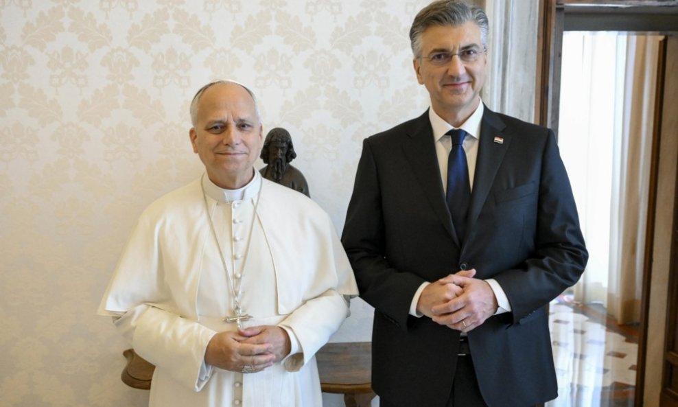 Plenković se sastao s Papom