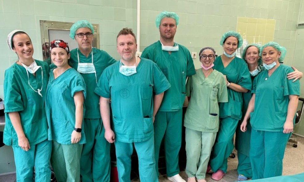 Pacijentica se izvrsno oporavlja, a svi postoperacijski nalazi su uredni