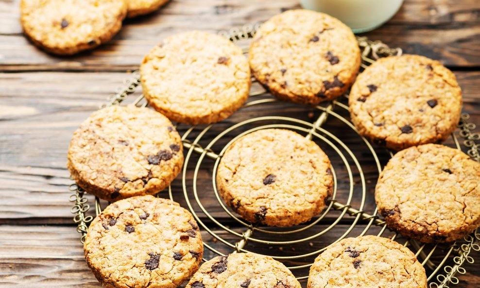 Siromašni keksi jednostavni su, mirisni zobeni keksi