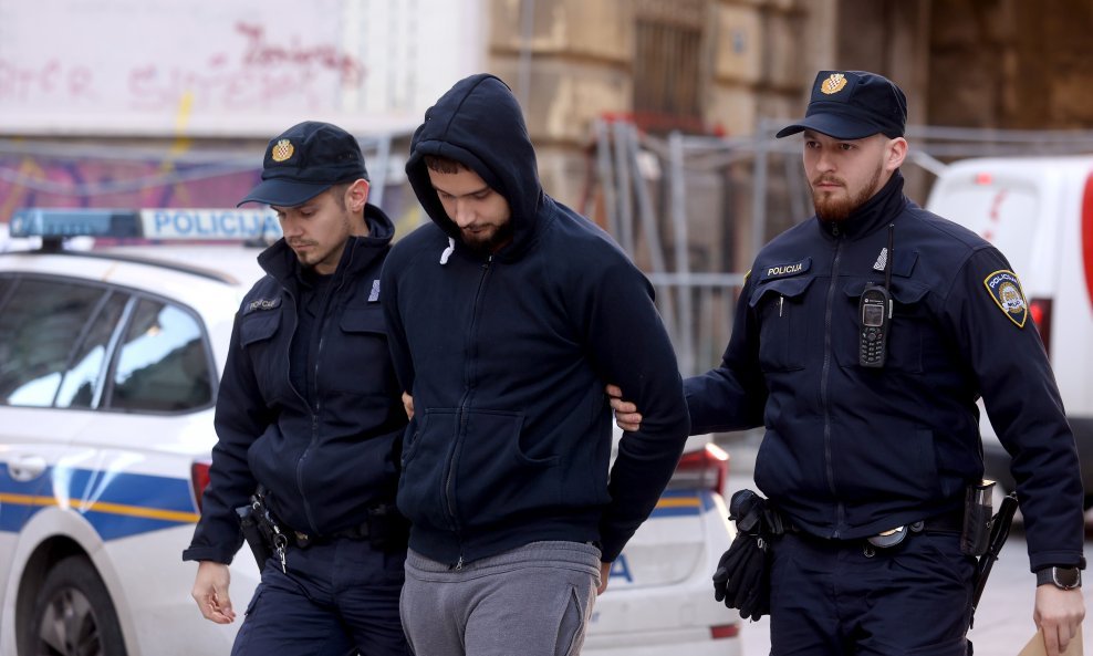 Privođenje Frana Brnelića, osumnjičenog za ubojstvo djevojke u Rijeci