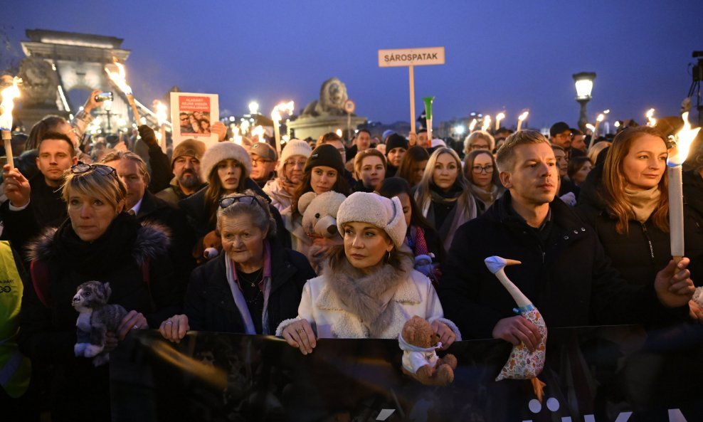 Prosvjed u Mađarskoj zbog zlostavljanja maloljetnika