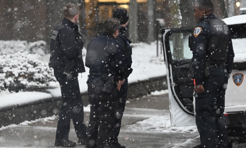 Policija u potrazi za napadačem koji je pucao na sveučilištu Brown