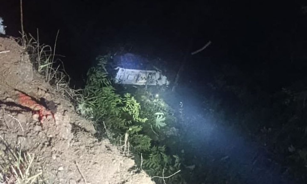 Autobus u Kolumbiji pao u provaliju