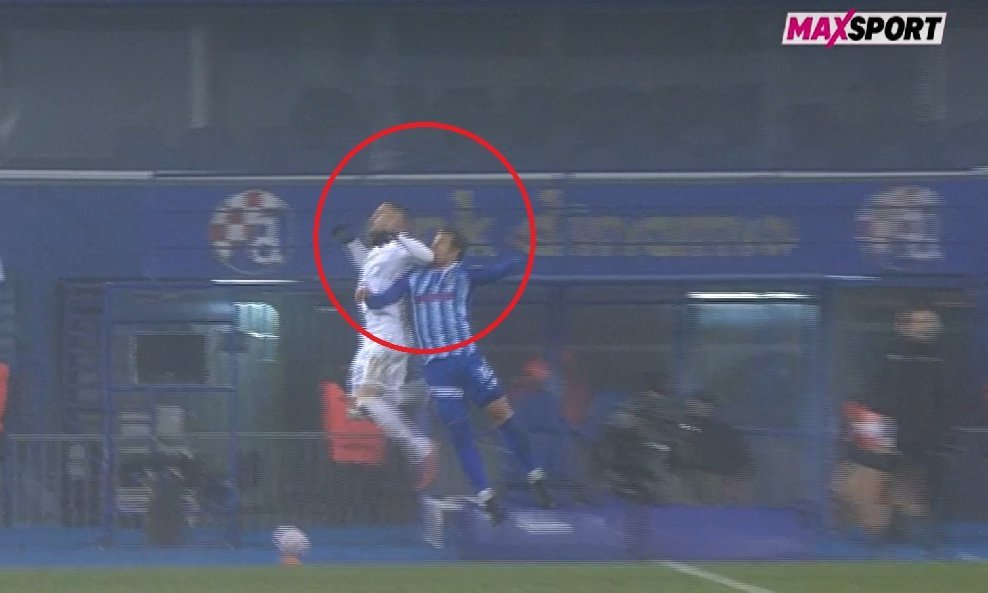 Rebićev lakat na licu Šituma