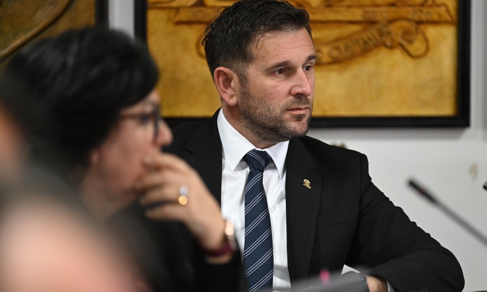 Splitsko Gradsko vijeće ima nastavak sjednice od prošlog petka, a na dnevnom redu između ostalih su usvajanje rebalansa za trenutnu te proračuna za iduću godinu