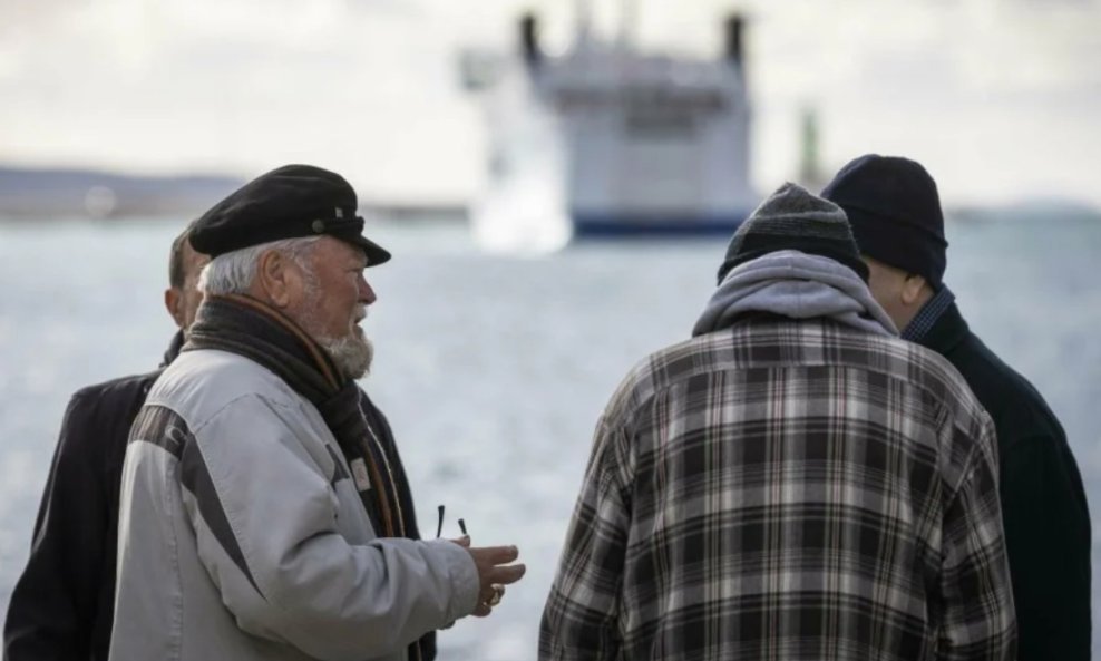 Umirovljenici koji su radili dijelom u Hrvatskoj, a dijelom u inozemstvu ne mogu računati na dodatak za cjelokupni staž (ilustracija)