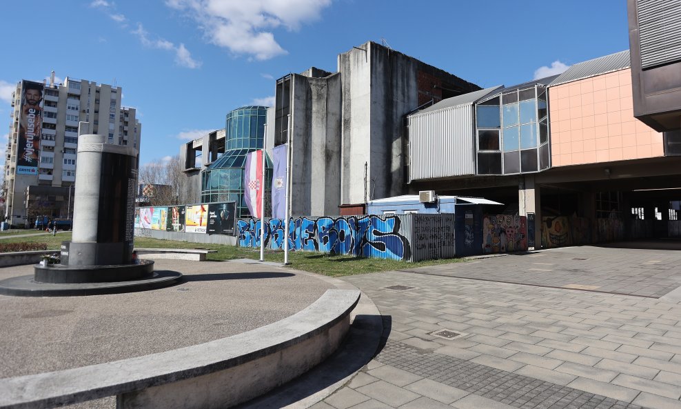 Grad Zagreb želi otkupiti nikad dovršeni dio Kulturnog centra Dubrava