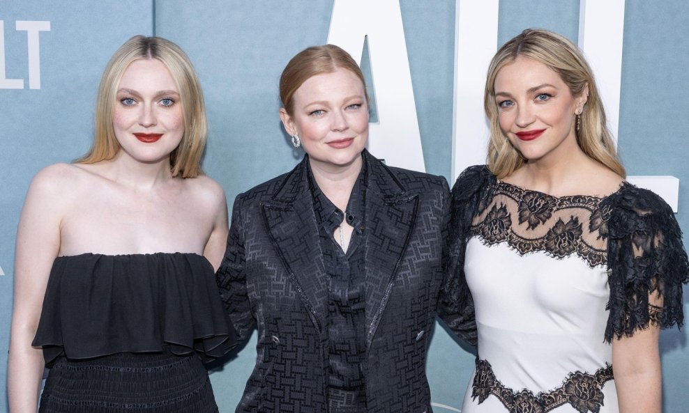 Dakota Fanning, Sarah Snook i Abby Elliott