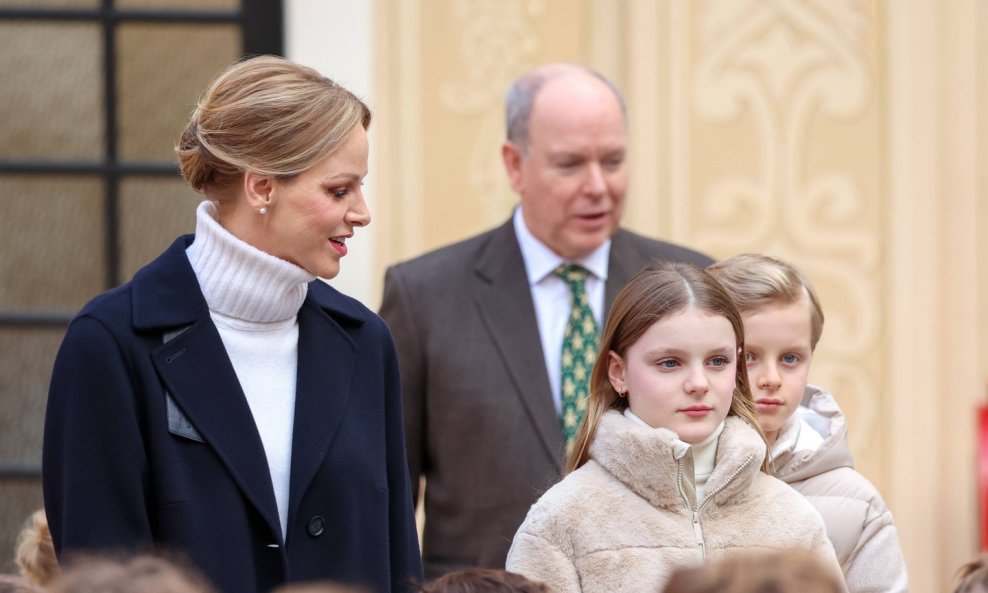Princeze Charlene i princ Albert s djecom