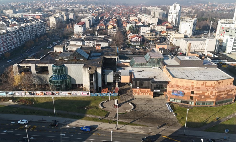 Grad Zagreb kupuje dio nedovršene zgrade u Dubravi
