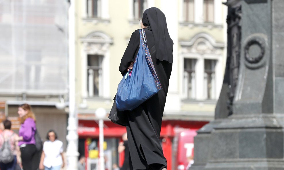 Časna sestra, ilustracija