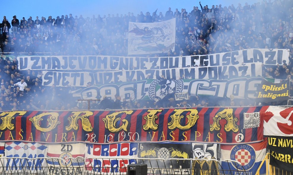 Torcida s transparentom Green Dragonsa