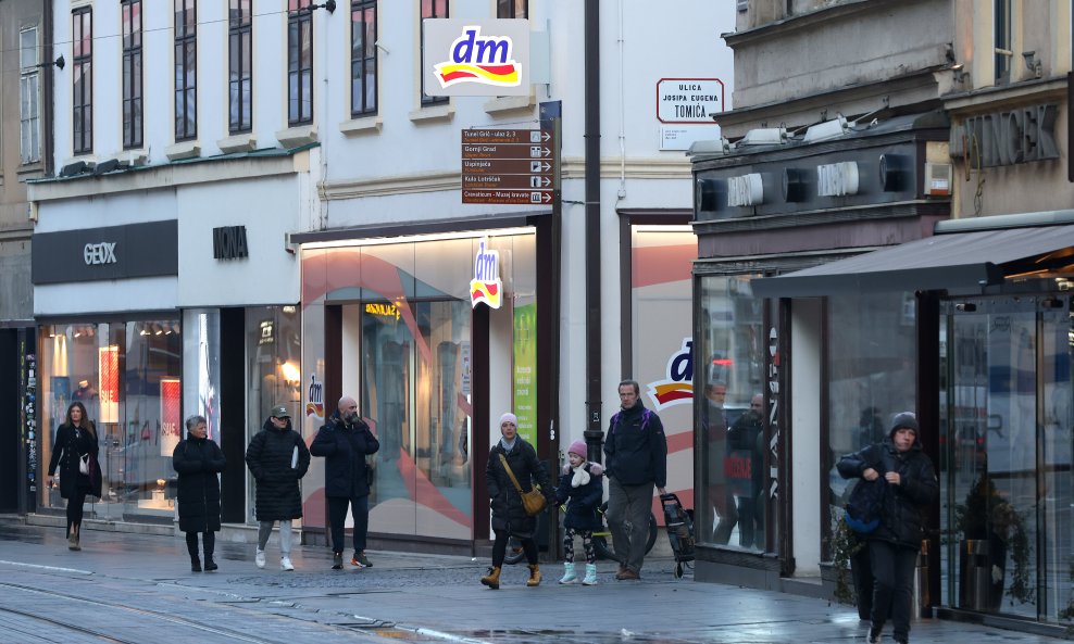 DM traži referenta i farmaceutskog tehničara