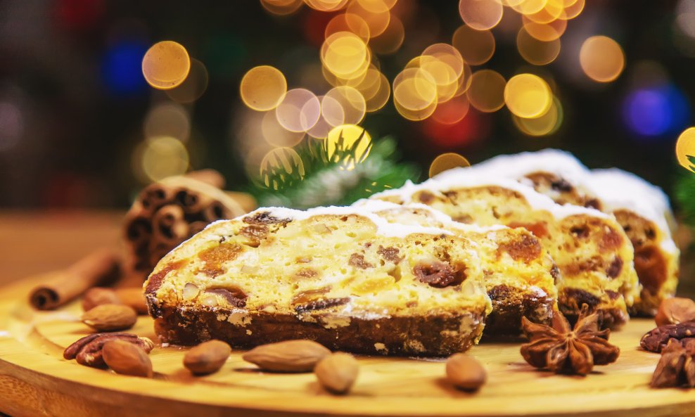 Slastan, sočan i pun okusa, ovaj kolač  vraća nas ravno u bakinu kuhinju