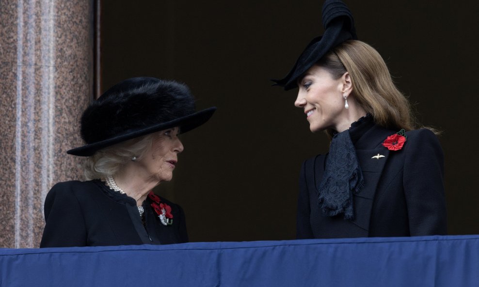 Kraljica Camilla i Kate Middleton