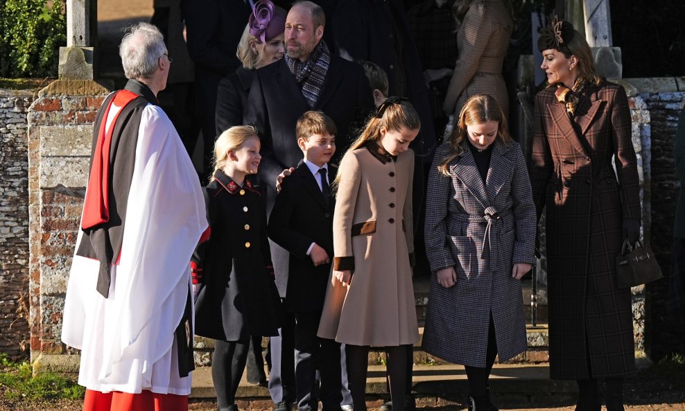 Princeza Charlotte s rođakinjama