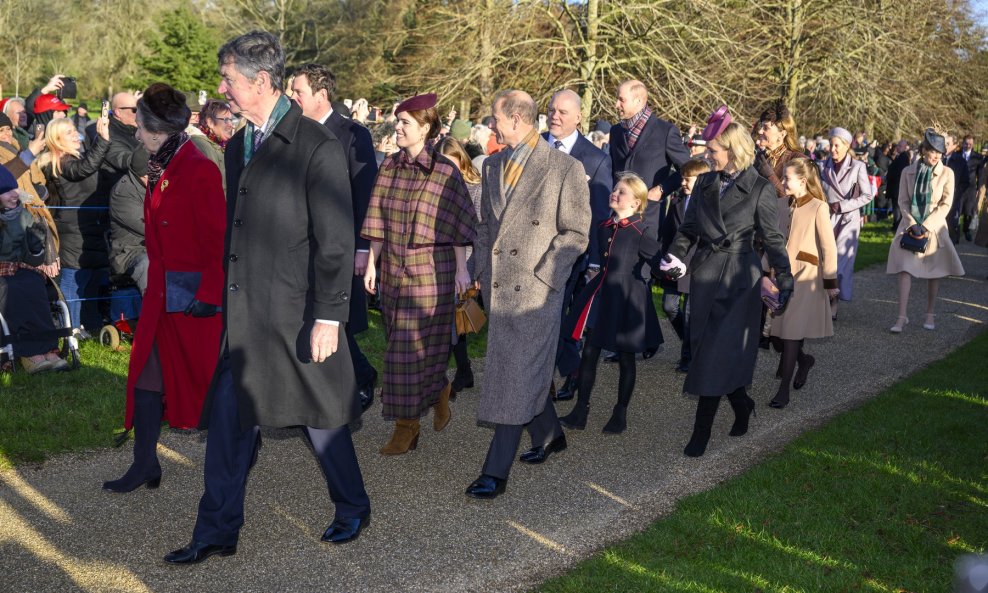 Kraljevska obitelj u Sandrighamu na Božić 2025,