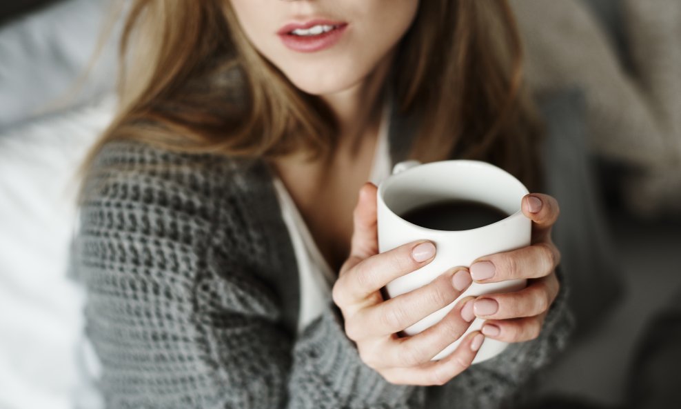 Umjerenost je ključ: Dvije do tri šalice kave dnevno neće naštetiti vašem zdravlju, no pretjerivanje nosi skrivene rizike za zdravlje kostiju