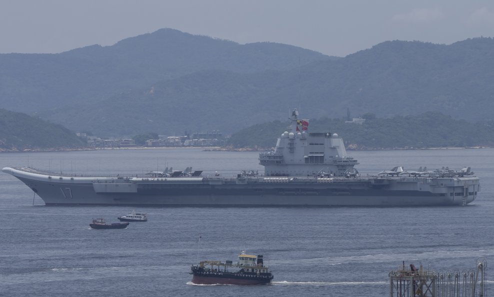 Ilustracija - kineski nosač aviona