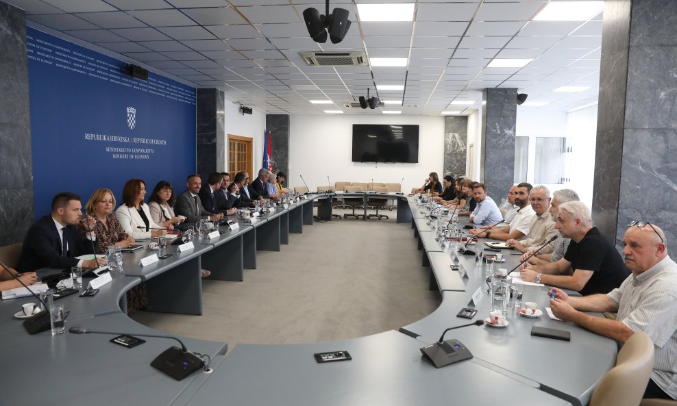 Sindikati javnih službi nisu postigli dogvor s Vladom (ilustracija)