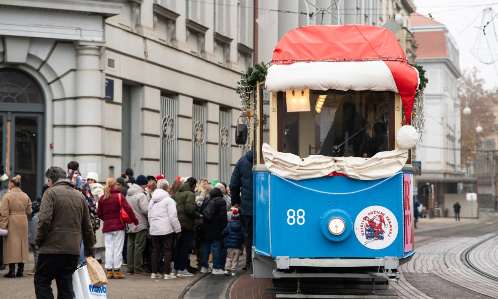 Božićni tramvaj