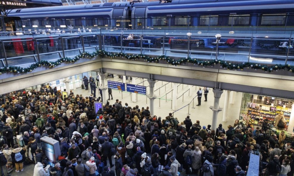 Mnogima su propali praznici zbog tehničkih problema