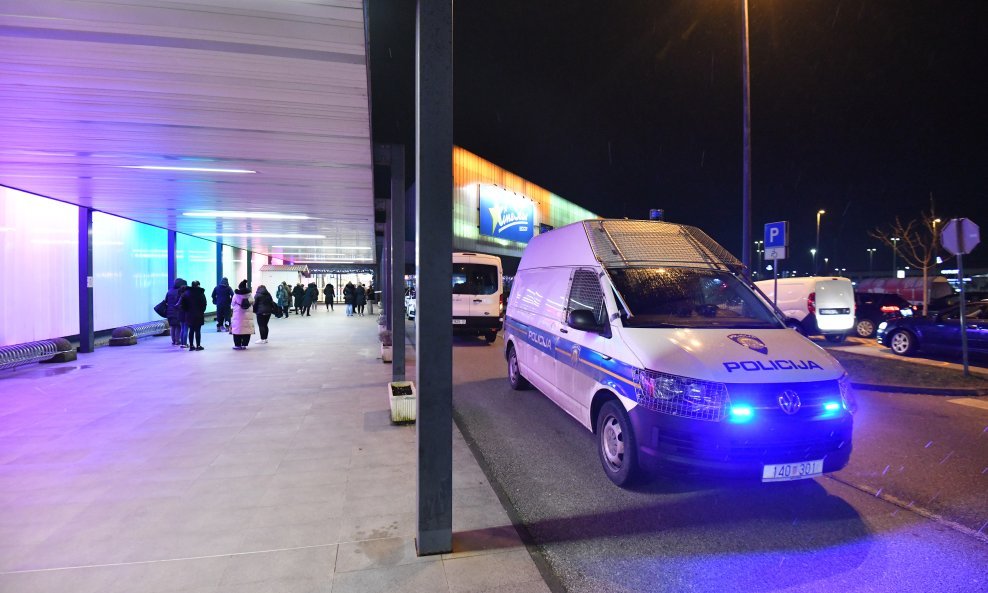 Shopping centar Lumini evakuiran zbog dojave o bombi