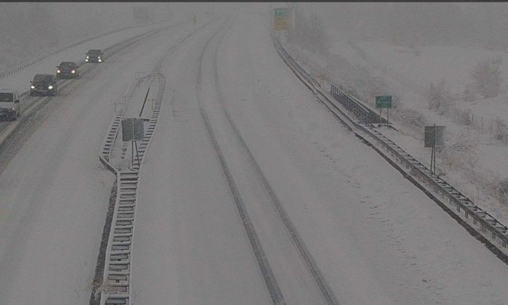 Snijeg na autocesti A1