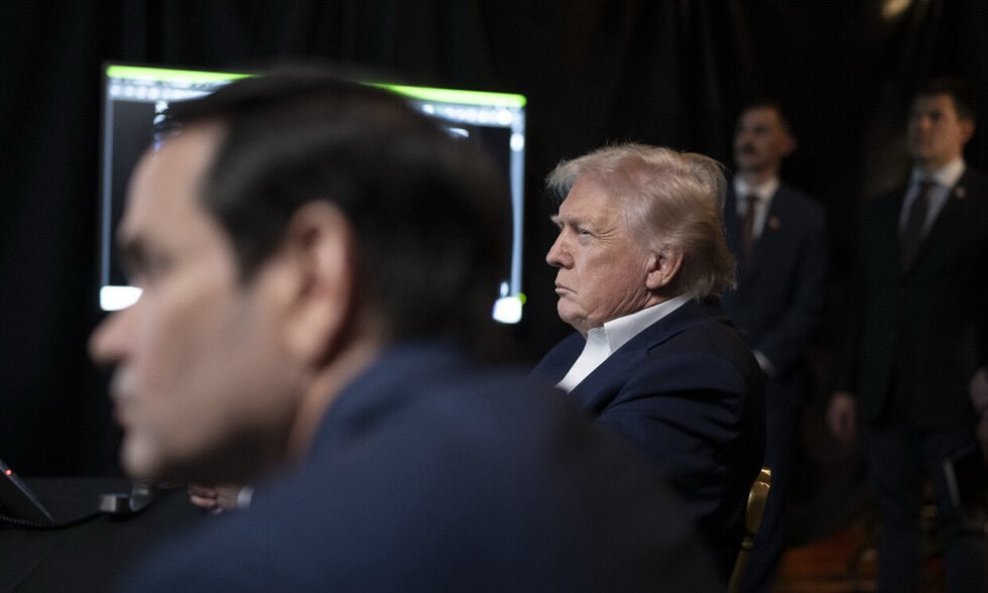 Trump iz svog kluba Mar-a-Lago na Floridi uživo pratio uhićenje Nicolasa Madura