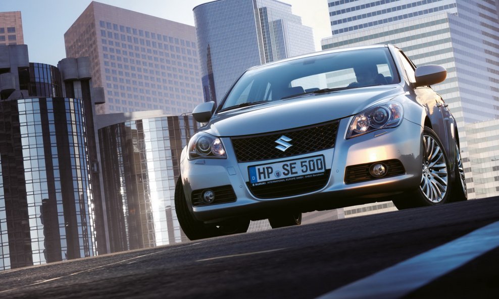 Suzuki-Kizashi-2