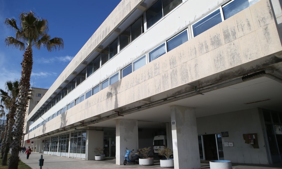 Zgrada HZZO-a u Splitu