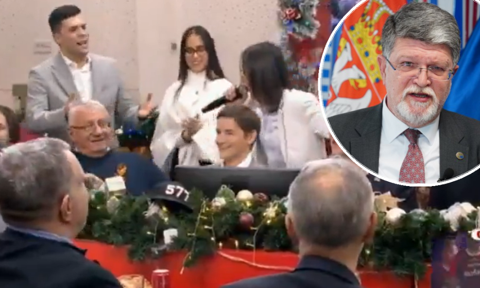 Božićna zabava Informera, Tonino Picula (u krugu)