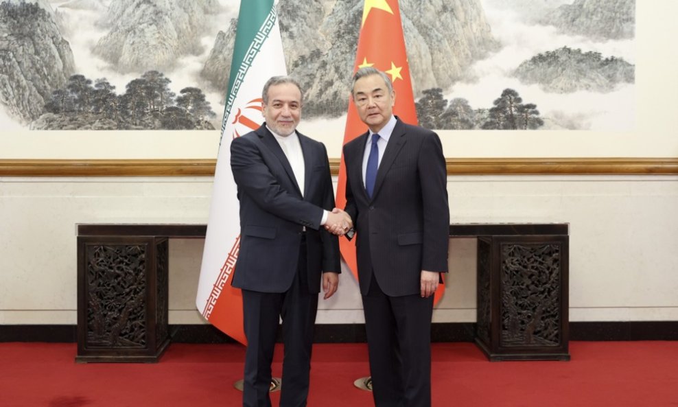 Susret iranskog i kineskog ministra vanjskih poslova 2025. u Pekingu