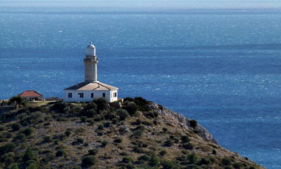 Skrivena luka - Lastovo