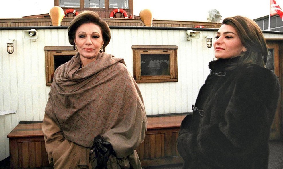 Farah Pahlavi s kćerkom, princezom Leilom