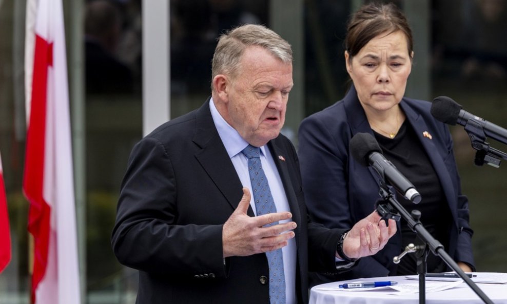 Danski ministar vanjskih poslova Lars Lokke Rasmussen i grenlandska ministrica Vivian Motzfeldt