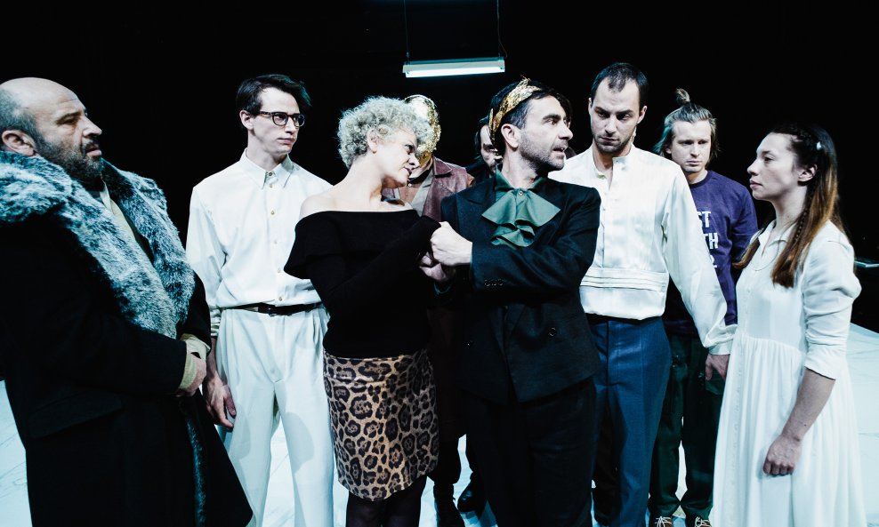 Režiju potpisuje prerano preminuli, iznimno talentirani i generacijski presudan redatelj