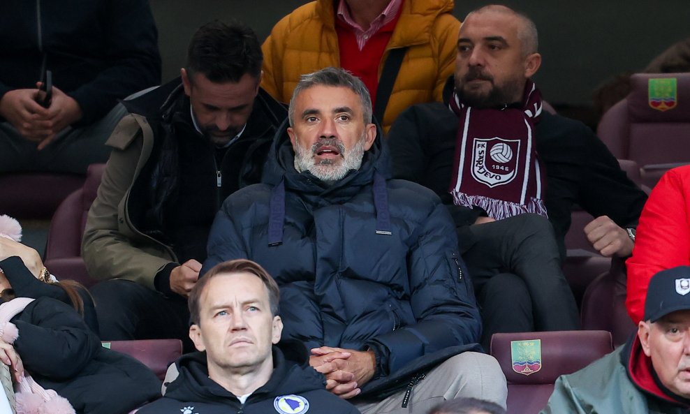 Zoran Mamić (u sredini)