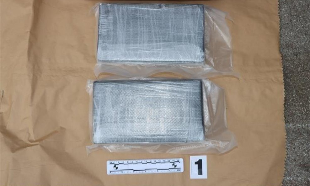 Zaplinenjeni kokain vrijedi sto tisuća eura