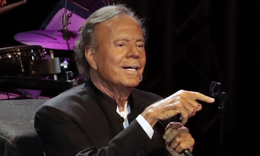 Julio Iglesias