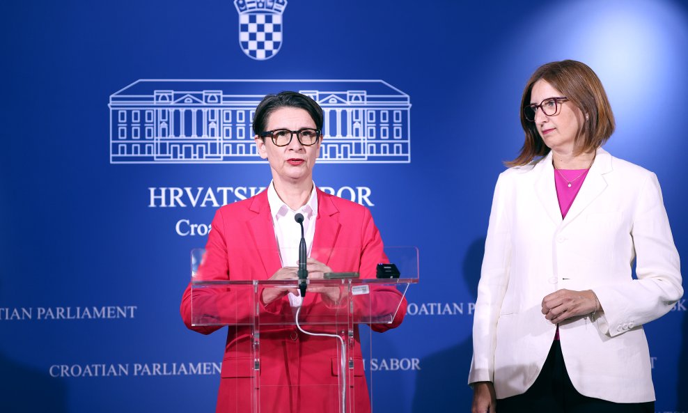 Viktorija Knežević (lijevo) i Marijana Puljak (desno)