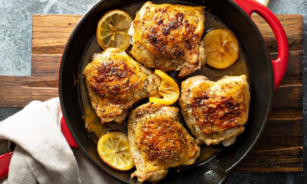 Pirjana piletina s kupusom i limunom