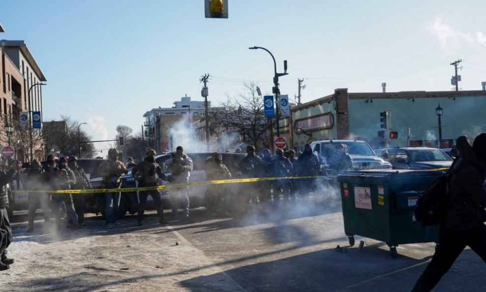 Neredi u Minneapolisu