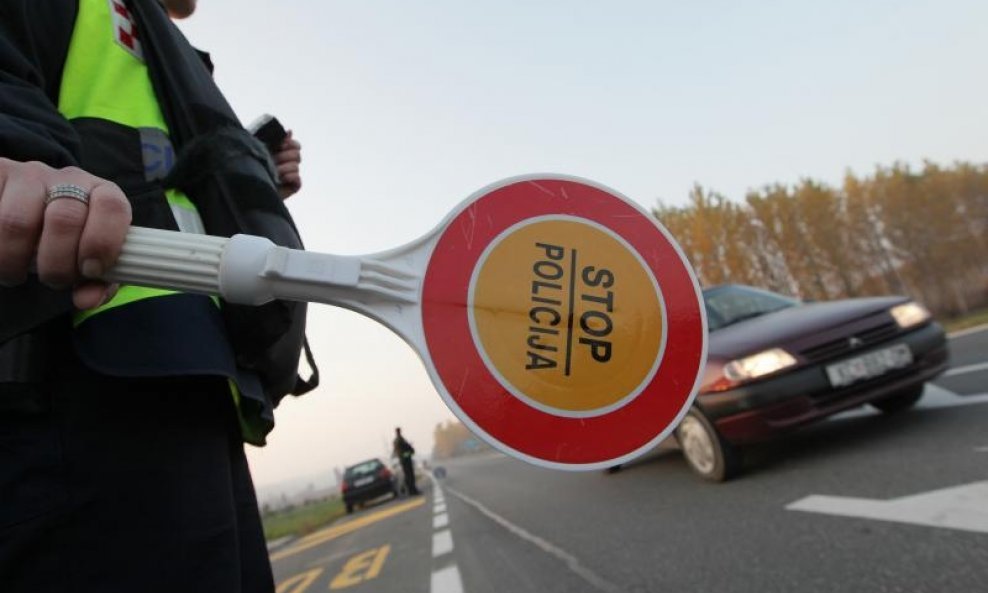 stop policija prometna policija