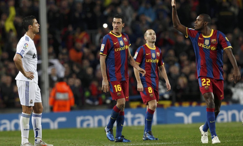 Eric Abidal, Sergio Busquets i Andres Iniesta vs. Cristiano Ronaldo 