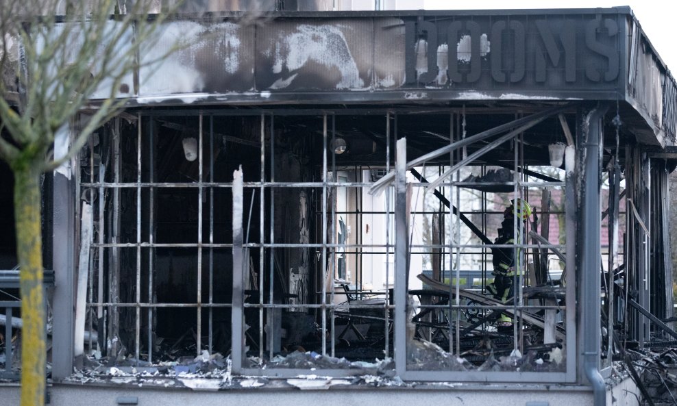 Požar u pizzeriji Doomsday