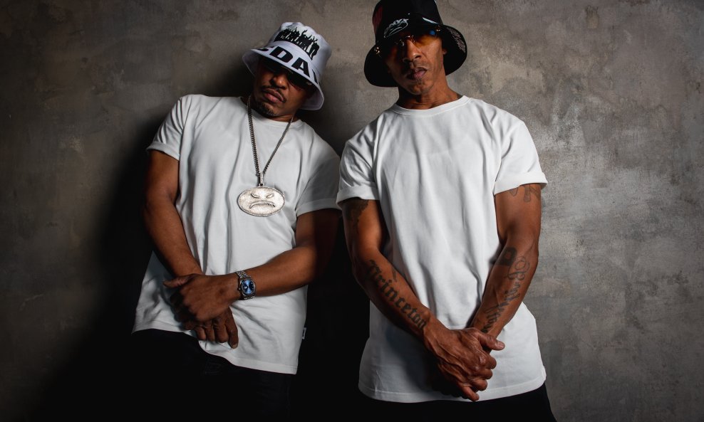 Koncert predvode Sticky Fingaz i Fredro Starr, dvojac koji već desetljećima oblikuje prepoznatljiv, sirov i beskompromisan zvuk njujorškog hardcore rapa